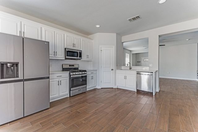 612 S Moore Street, Dallas, TX 75203
