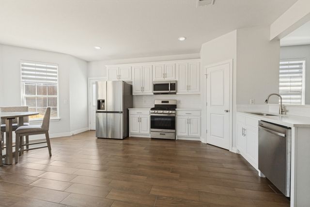 612 S Moore Street, Dallas, TX 75203