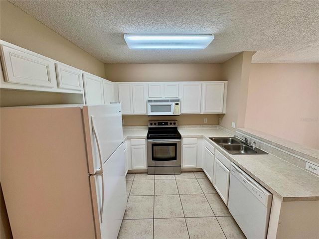 6002 OSPREY LAKE CIRCLE, Riverview, FL 33578