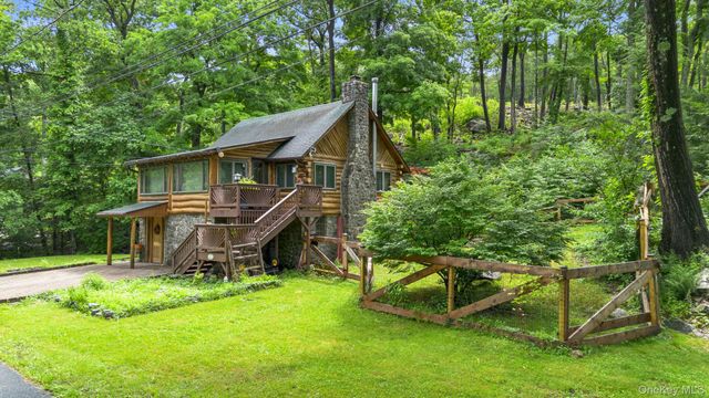 28 Cliff Road, Greenwood Lake, NY 10925