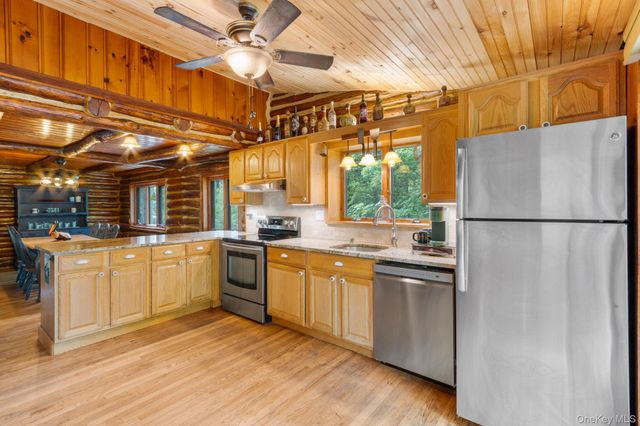 28 Cliff Road, Greenwood Lake, NY 10925