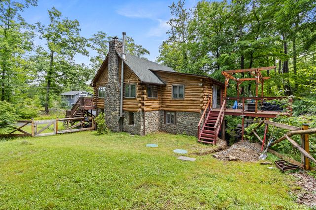 28 Cliff Road, Greenwood Lake, NY 10925