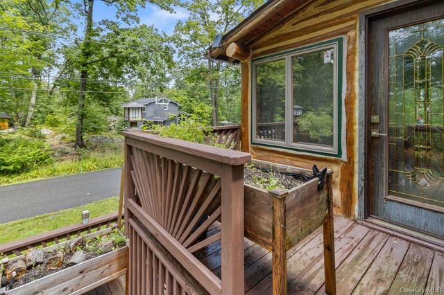 28 Cliff Road, Greenwood Lake, NY 10925
