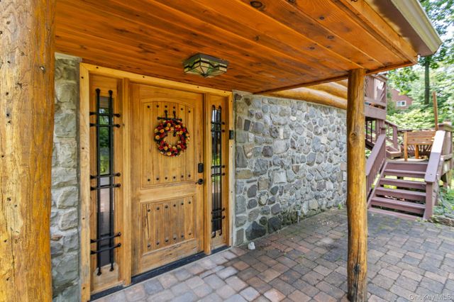 28 Cliff Road, Greenwood Lake, NY 10925