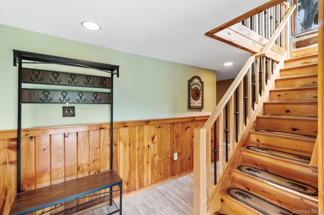 28 Cliff Road, Greenwood Lake, NY 10925