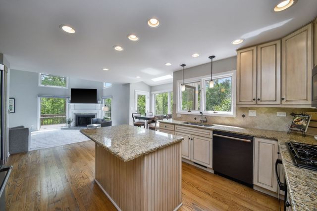 2103 Pebble Creek Drive, Lisle, IL 60532