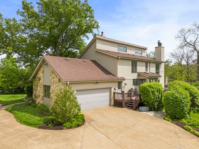 2103 Pebble Creek Drive, Lisle, IL 60532
