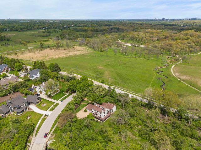2103 Pebble Creek Drive, Lisle, IL 60532