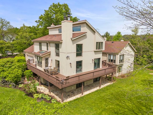 2103 Pebble Creek Drive, Lisle, IL 60532