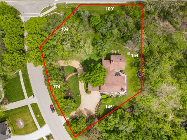 2103 Pebble Creek Drive, Lisle, IL 60532