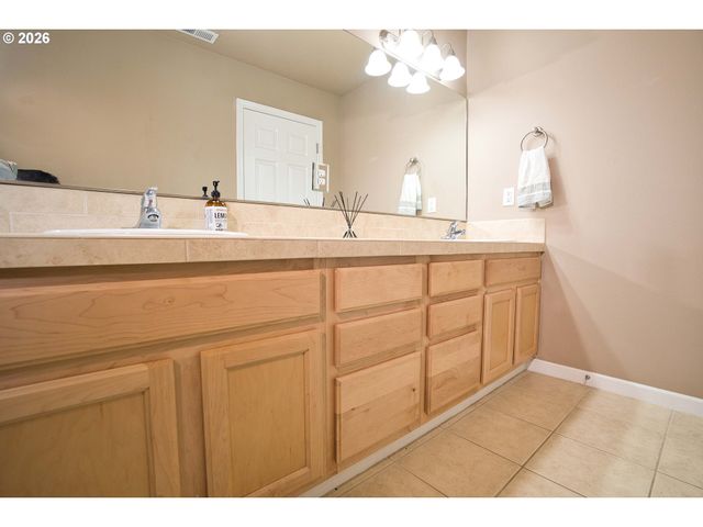 2838 CHARLIE Ct, Forest Grove, OR 97116