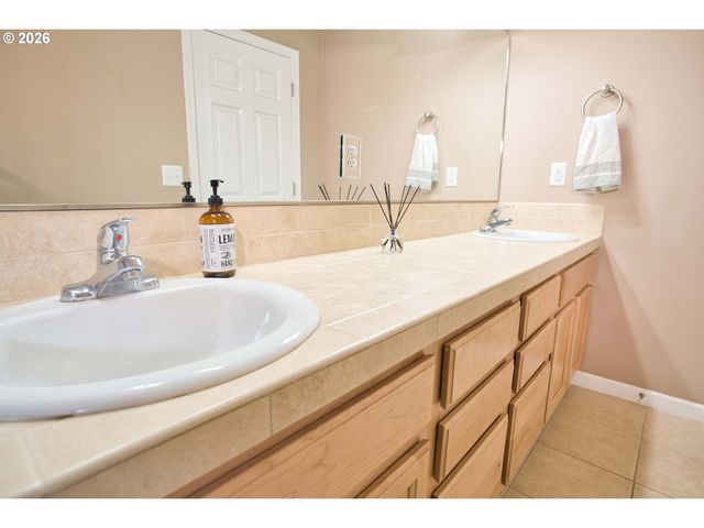 2838 CHARLIE Ct, Forest Grove, OR 97116