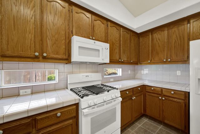 69 Reynolds Way, Lodi, CA 95242