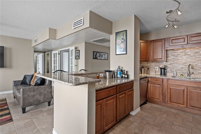 715 S Upper Broadway St 904, Corpus Christi, TX 78401