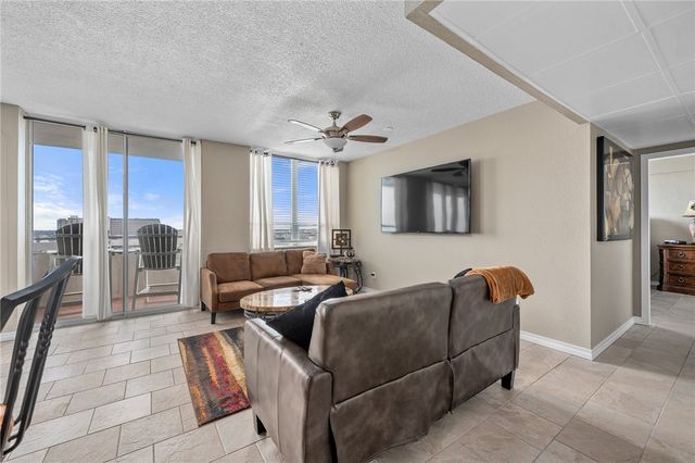 715 S Upper Broadway St 904, Corpus Christi, TX 78401