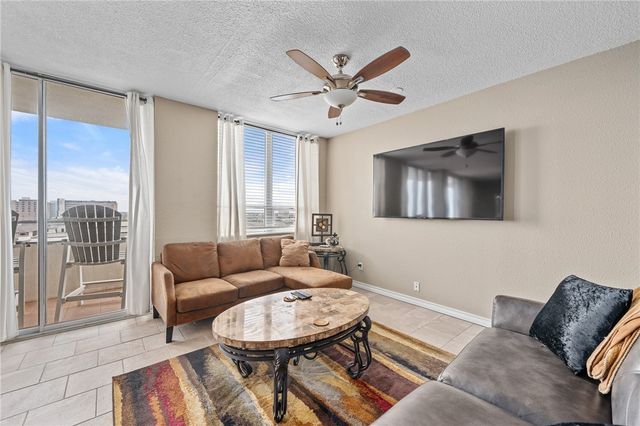 715 S Upper Broadway St 904, Corpus Christi, TX 78401