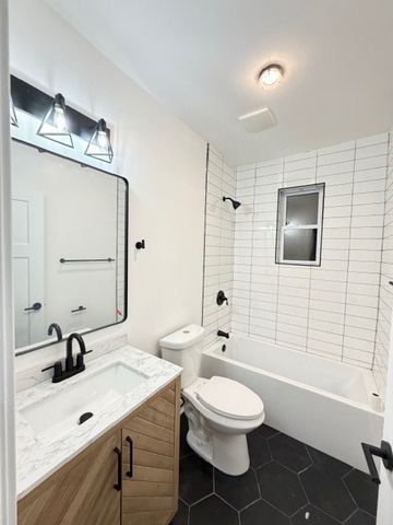 6350 S Saint Lawrence Avenue 1, Chicago, IL 60637