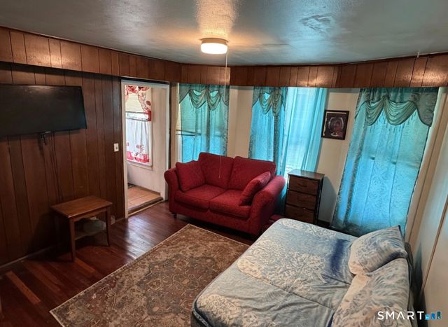 32-34 Elmwood Avenue, Bridgeport, CT 06605