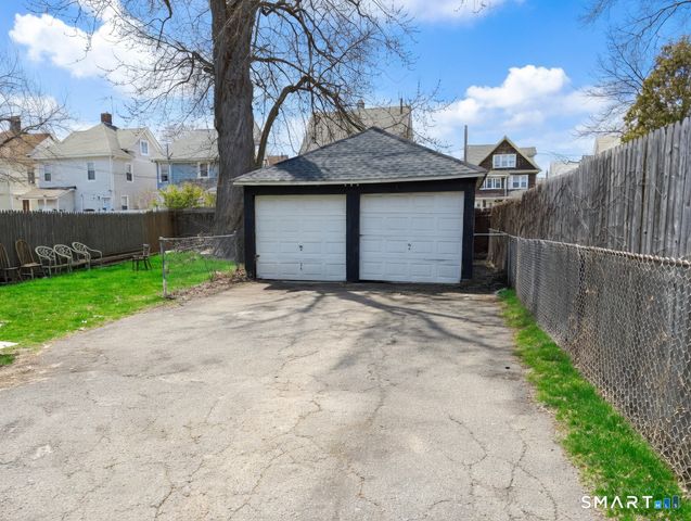 32-34 Elmwood Avenue, Bridgeport, CT 06605