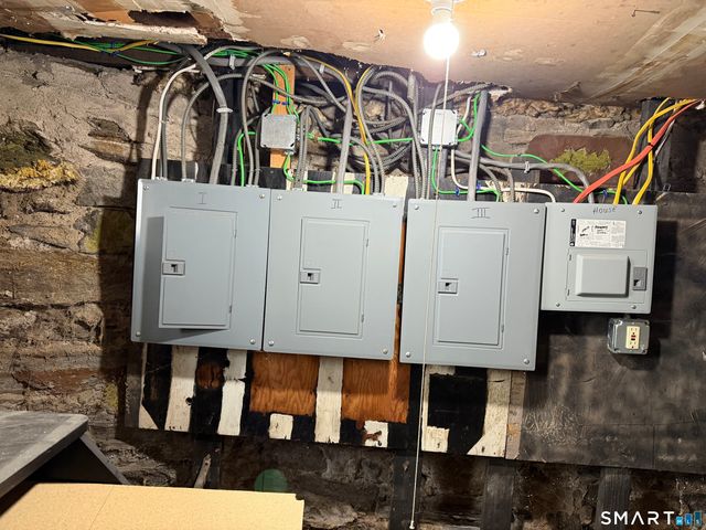 32-34 Elmwood Avenue, Bridgeport, CT 06605