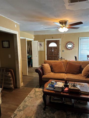 1106 Justin LN, Austin, TX 78757