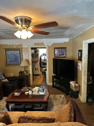 1106 Justin LN, Austin, TX 78757