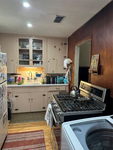 1106 Justin LN, Austin, TX 78757