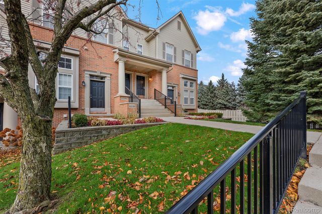 22200 Abbey Ln, Dearborn, MI 48124