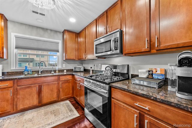 22200 Abbey Ln, Dearborn, MI 48124
