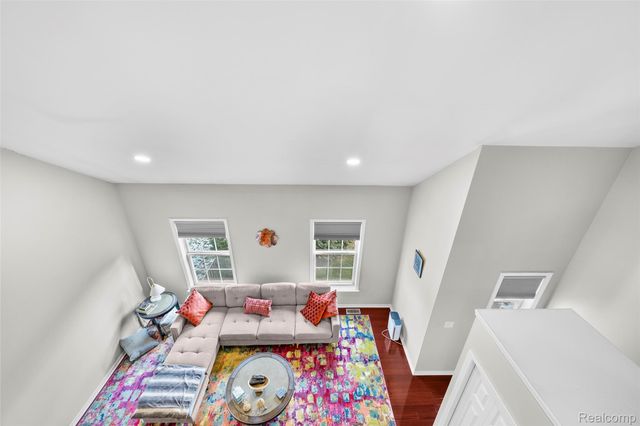 22200 Abbey Ln, Dearborn, MI 48124