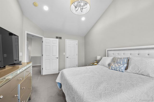 22200 Abbey Ln, Dearborn, MI 48124
