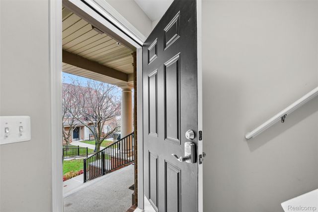22200 Abbey Ln, Dearborn, MI 48124