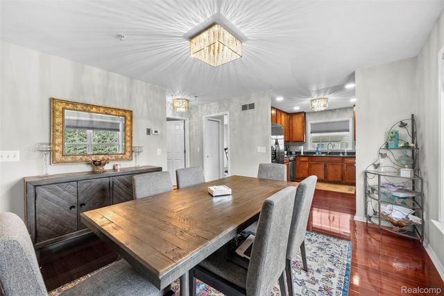 22200 Abbey Ln, Dearborn, MI 48124