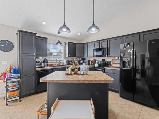 1780 Sandal Way, Newburgh, IN 47630