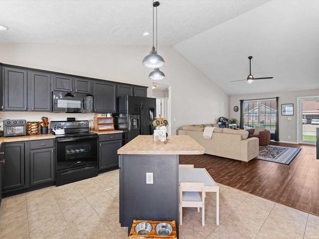 1780 Sandal Way, Newburgh, IN 47630