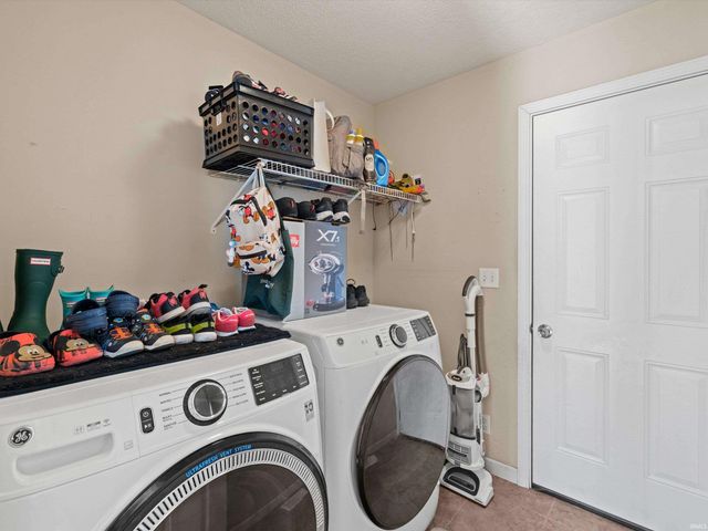 1780 Sandal Way, Newburgh, IN 47630