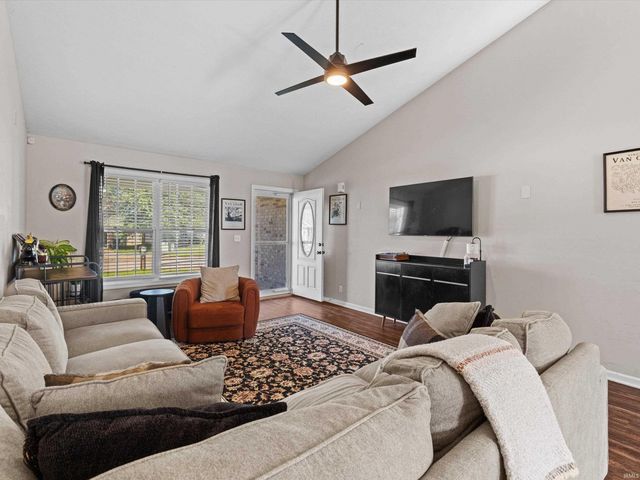 1780 Sandal Way, Newburgh, IN 47630