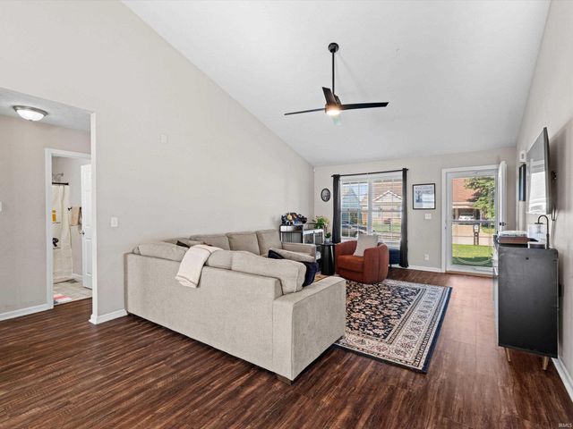 1780 Sandal Way, Newburgh, IN 47630