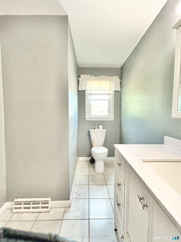 2007 Hartford Turnpike, North Haven, CT 06473