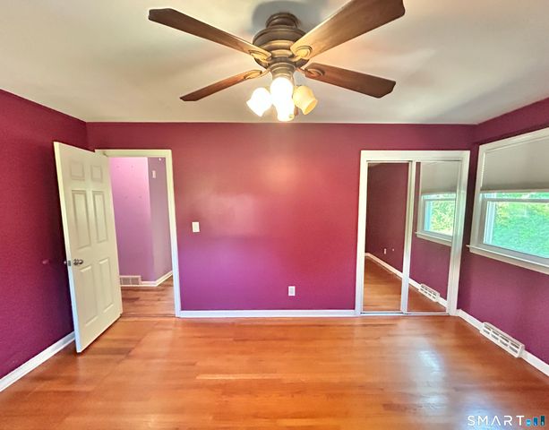 2007 Hartford Turnpike, North Haven, CT 06473
