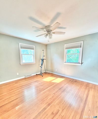 2007 Hartford Turnpike, North Haven, CT 06473
