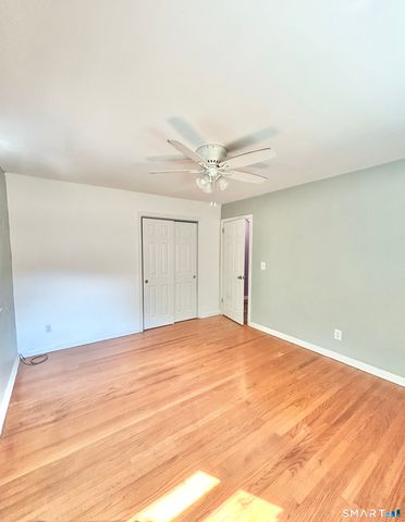 2007 Hartford Turnpike, North Haven, CT 06473