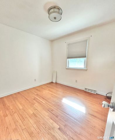 2007 Hartford Turnpike, North Haven, CT 06473