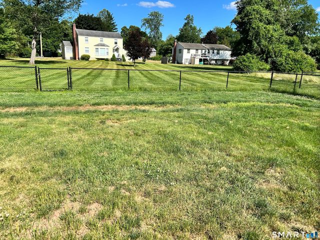 2007 Hartford Turnpike, North Haven, CT 06473