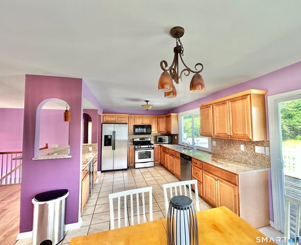 2007 Hartford Turnpike, North Haven, CT 06473