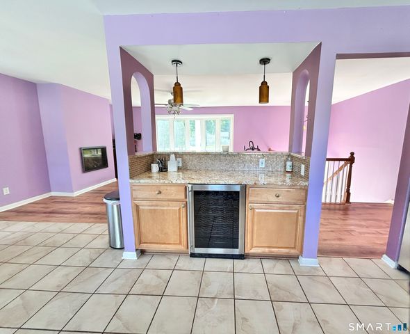 2007 Hartford Turnpike, North Haven, CT 06473