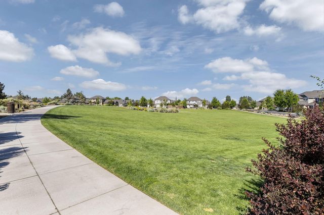 21307 NE Brooklyn Court, Bend, OR 97701