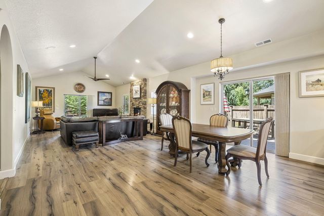 21307 NE Brooklyn Court, Bend, OR 97701