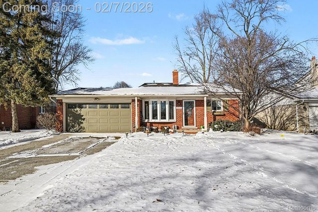 35340 Schoolcraft Road, Livonia, MI 48150