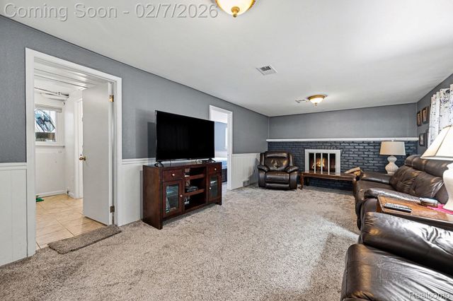 35340 Schoolcraft Road, Livonia, MI 48150